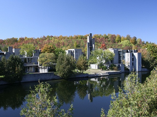Lựa chọn The Great Lakes College of Toronto khi đi du học Canada